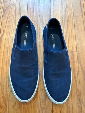 Men’s TOMS Slip-on style shoes